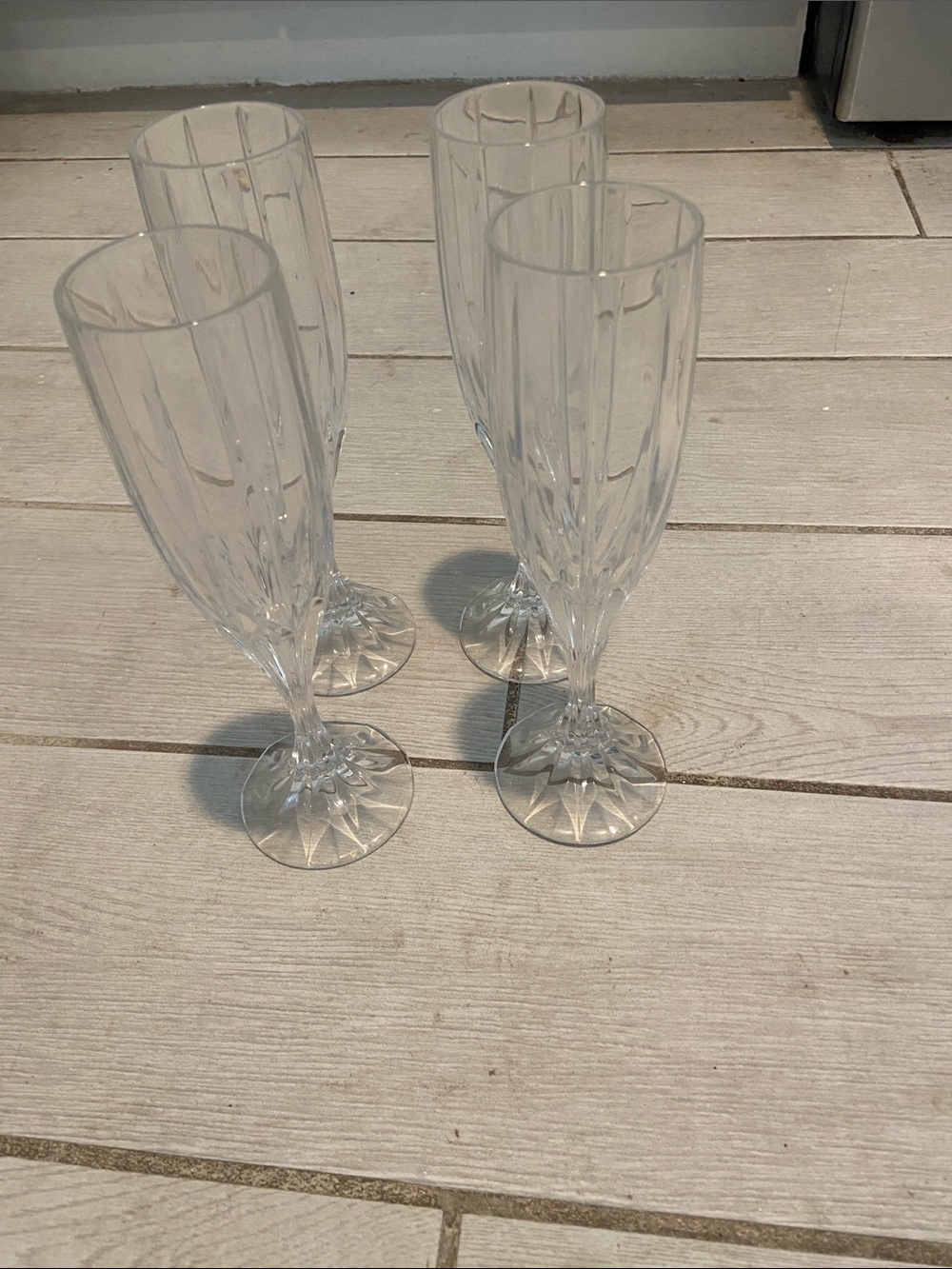 Crystal-Look Clear Champagne Flutes - Set of 4
